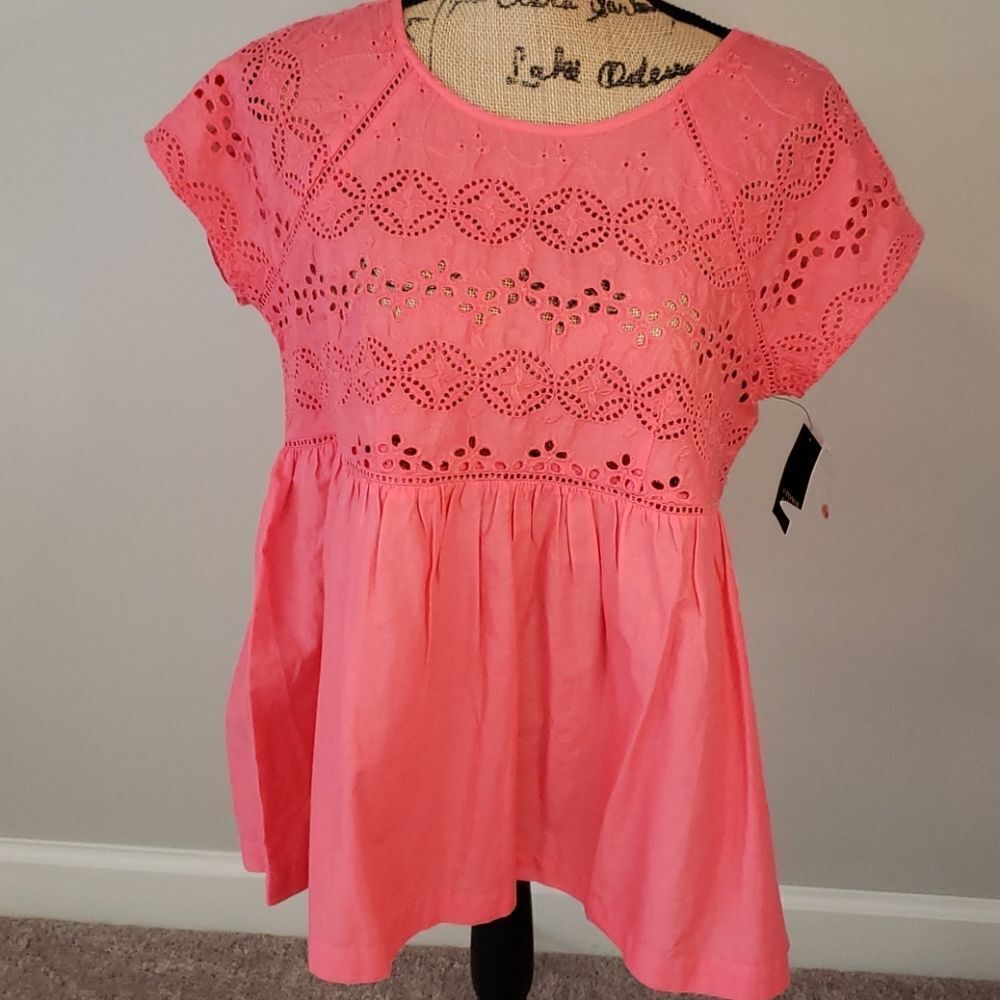 NWT Crown & Ivy Coral Reef Top